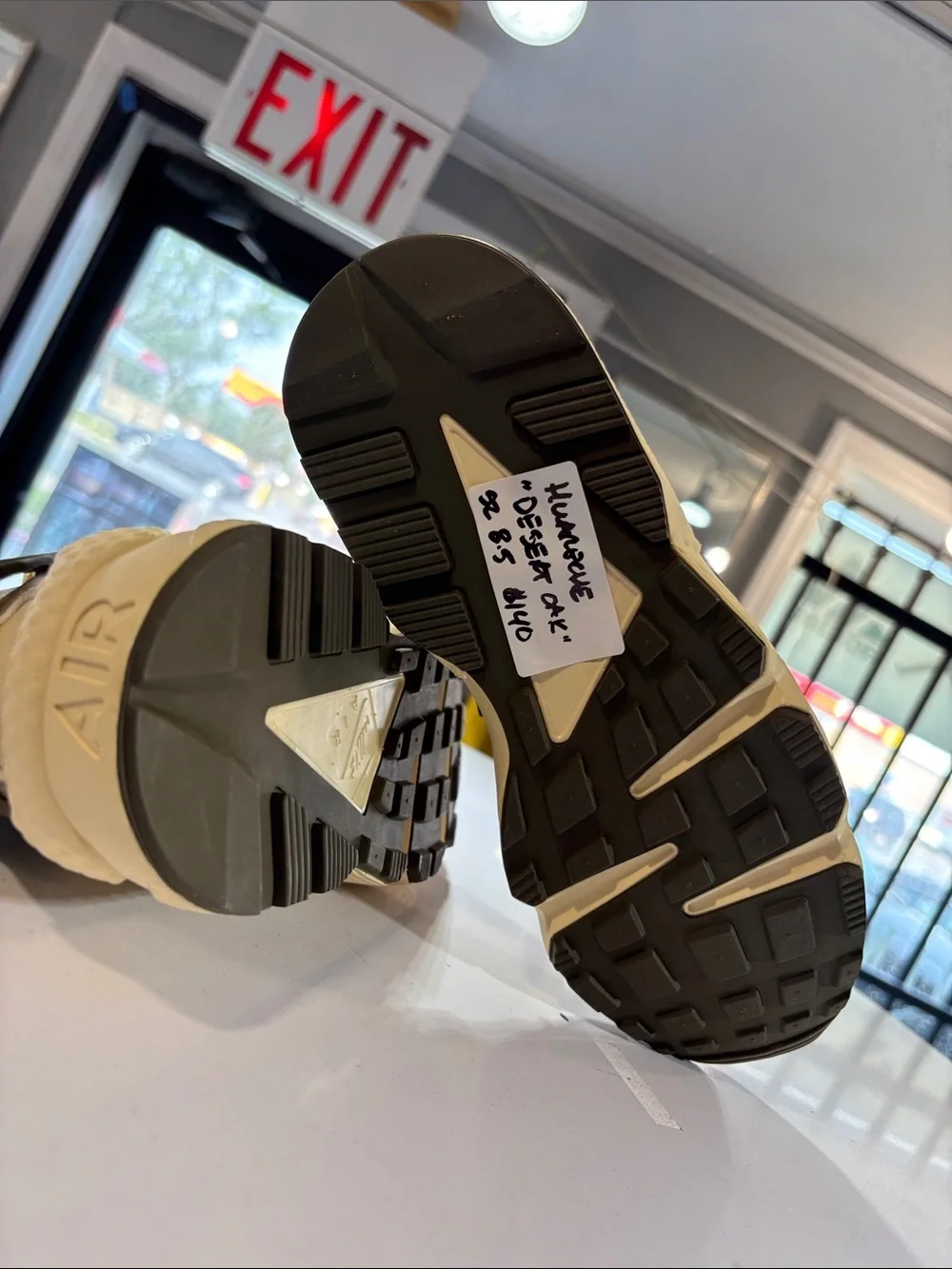 Nike Air Huarache LE Desert Oak Size 8.5 M 10 W